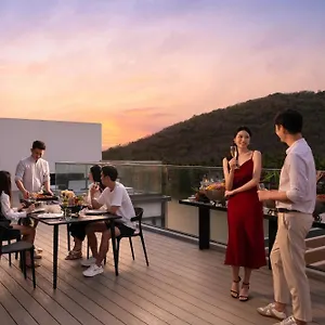 5* Курортный комплекс Hualuxe Yalong Bay